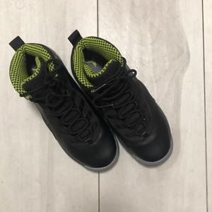 Jordan Retro X black / venom green